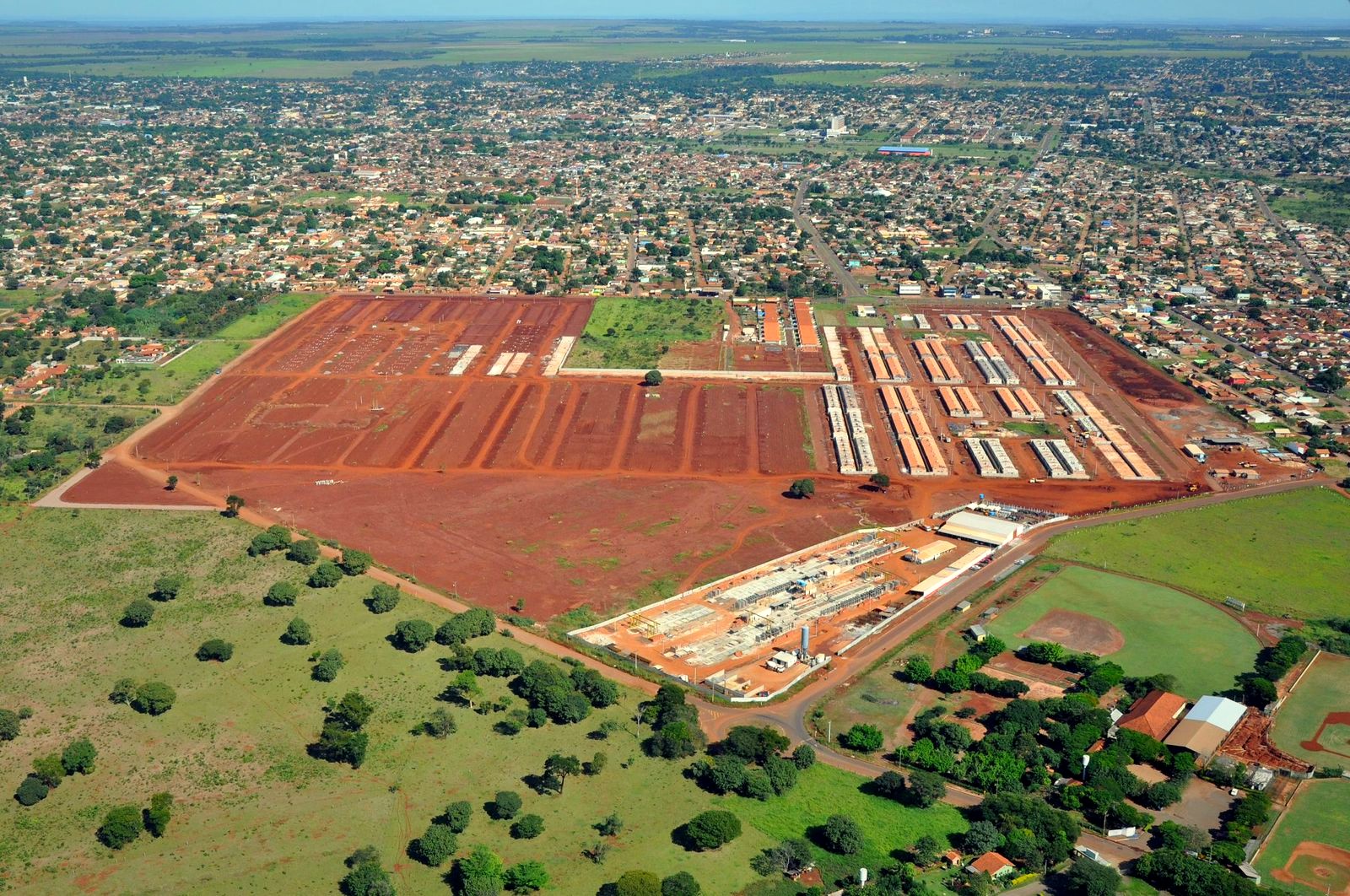 Vista aérea de loteamento em escala